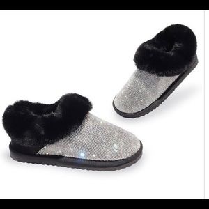 Black Inspired Ugg Flat w/Faux Fur